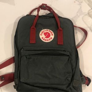 Greyish green FJALLRAVEN KANKEN Backpack